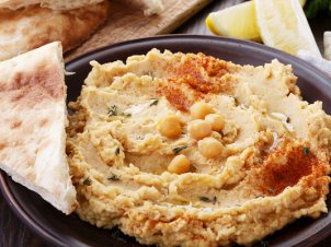 Make Your Own Super Healthy Hummus