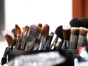 5 DIY MakeUp Brush Cleaners