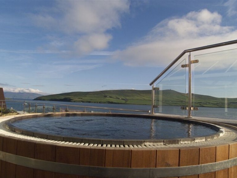 5 Romantic Outdoor Hot Tubs in Ireland Spas.ie